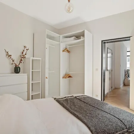 Zuid's Charming Gem Apt *
