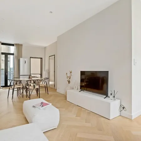 Zuid's Charming Gem Apt Apartment *